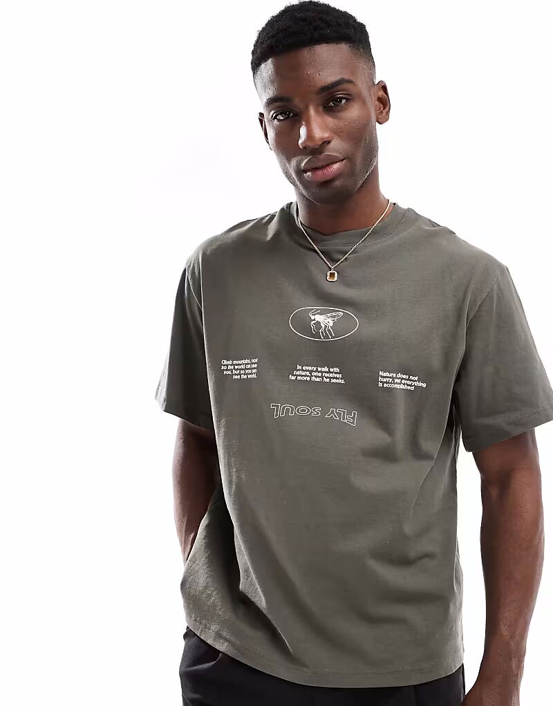 Футболка с принтом Pull&Bear на спине цвета хаки
Футболка с принтом Pull&Bear на спине цвета хаки