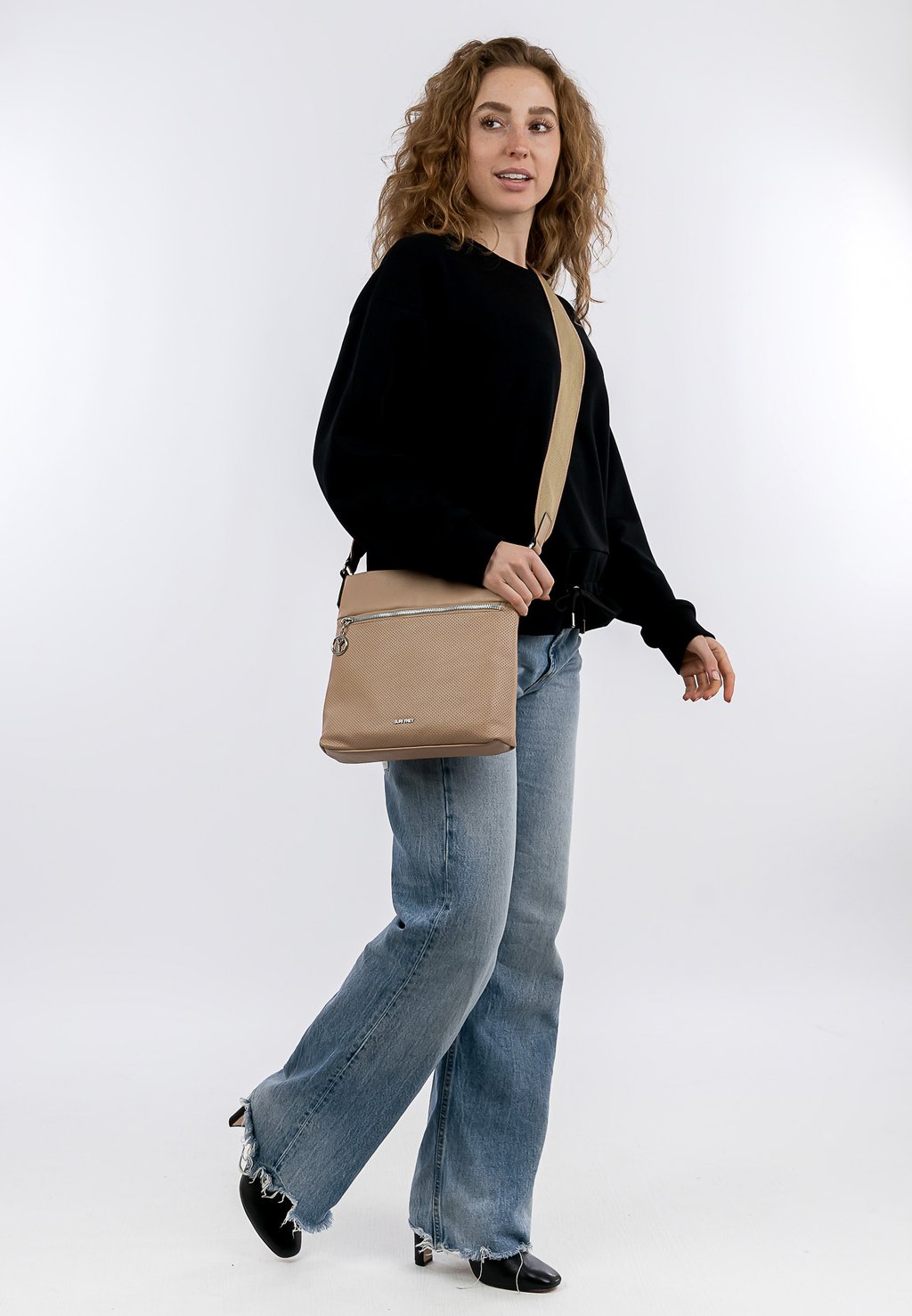 Сумка через плечо UMHÄNGE PATSY SURI FREY, песочный, Бежевый, Сумка через плечо UMHÄNGE PATSY SURI FREY, песочный
Сумка через плечо UMHÄNGE PATSY SURI FREY, песочный, Бежевый, Сумка через плечо UMHÄNGE PATSY SURI FREY, песочный