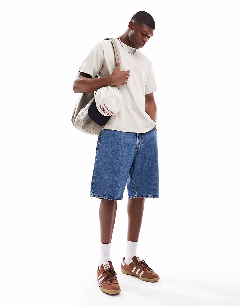 Футболка Jack & Jones свободного кроя кремового цвета
Футболка Jack & Jones свободного кроя кремового цвета