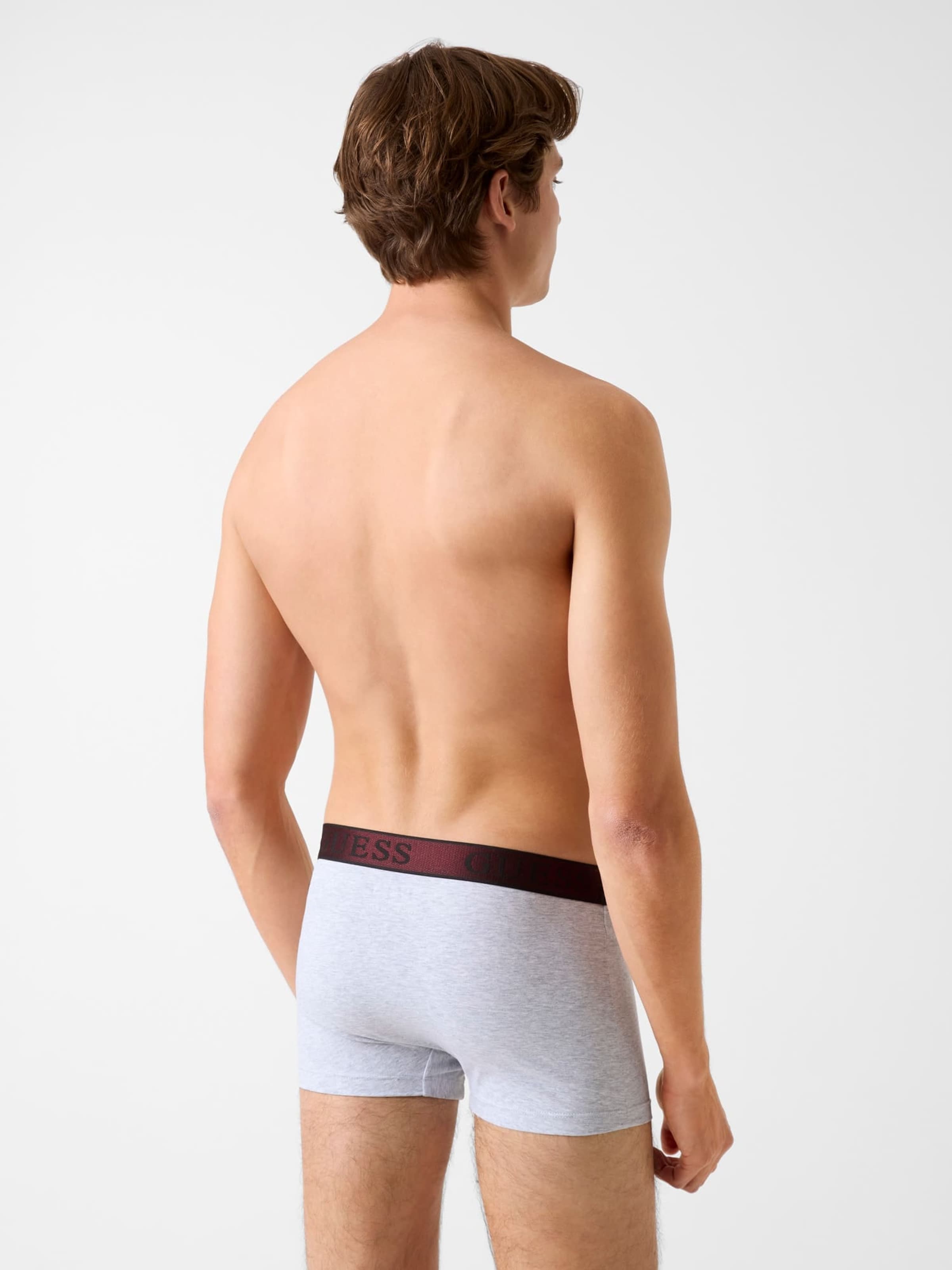 GUESS Боксеры в цветах Grey, Red, Black
GUESS Боксеры в цветах Grey, Red, Black