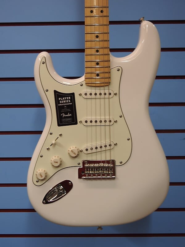 Fender Player Strat LH MN — полярно-белый
Fender Player Strat LH MN — полярно-белый