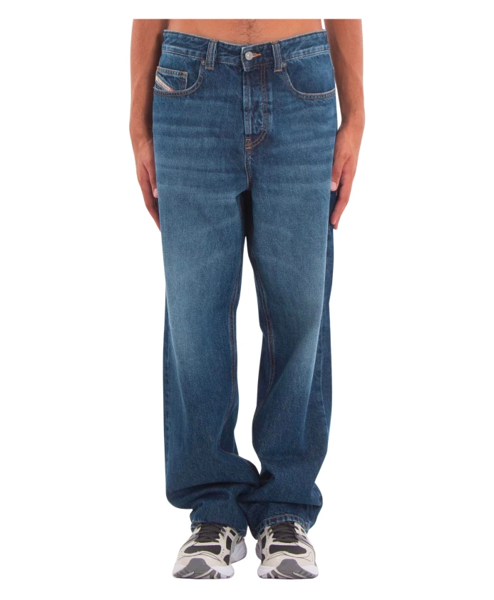 Джинсы d-macro 2001 года Diesel, синий
Джинсы d-macro 2001 года Diesel, синий