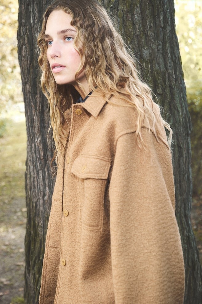 Валяная рубашка с начесом H&M, бежевый
Валяная рубашка с начесом H&M, бежевый