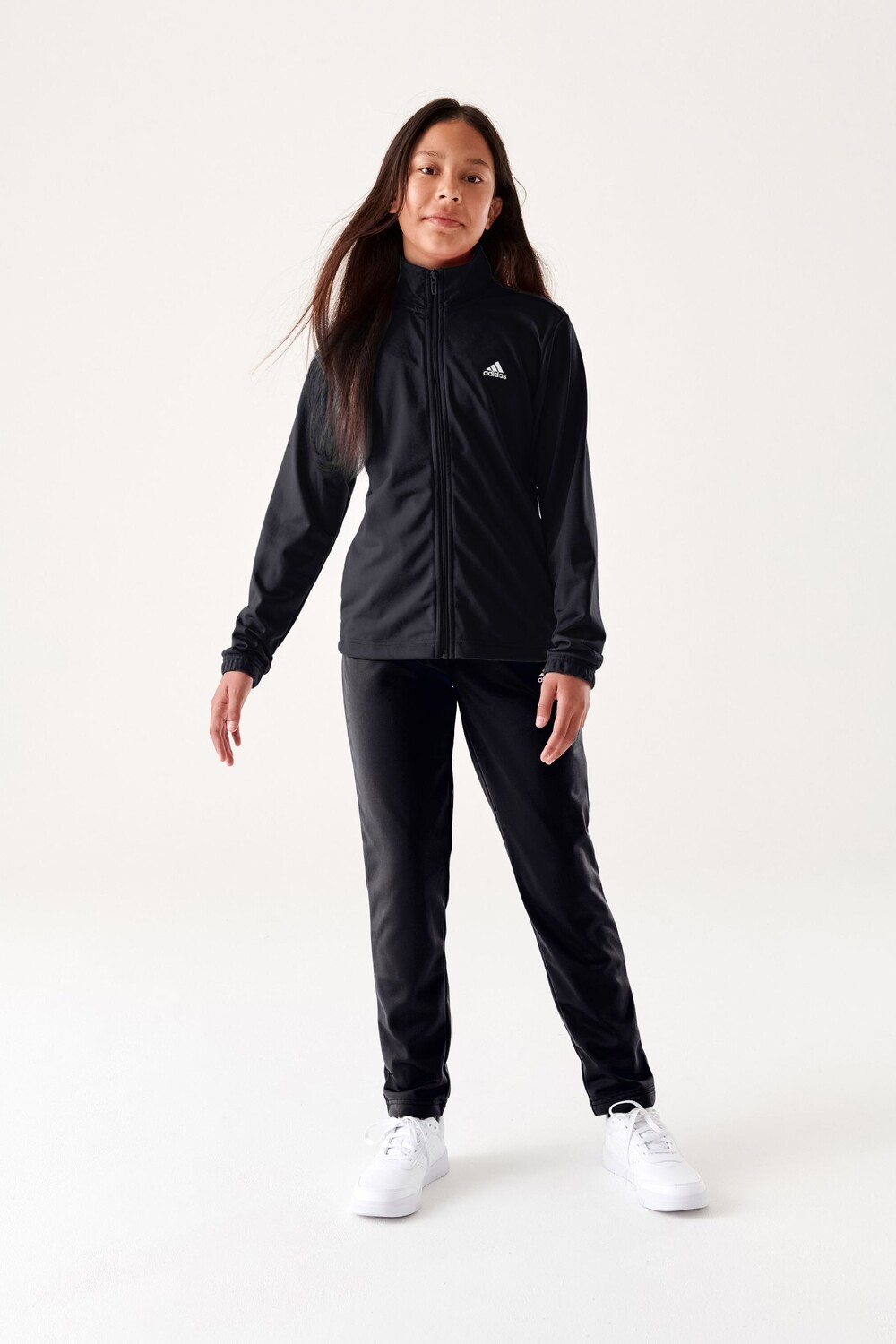 Спортивный костюм adidas, черный
Спортивный костюм adidas, черный