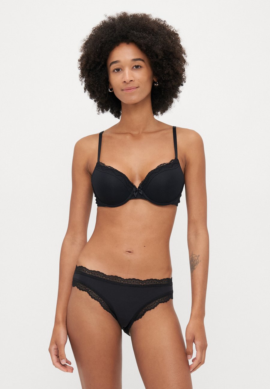 Трусы Anna Field 7 PACK, Pink/Black/Off White/Pink
Трусы Anna Field 7 PACK, Pink/Black/Off White/Pink