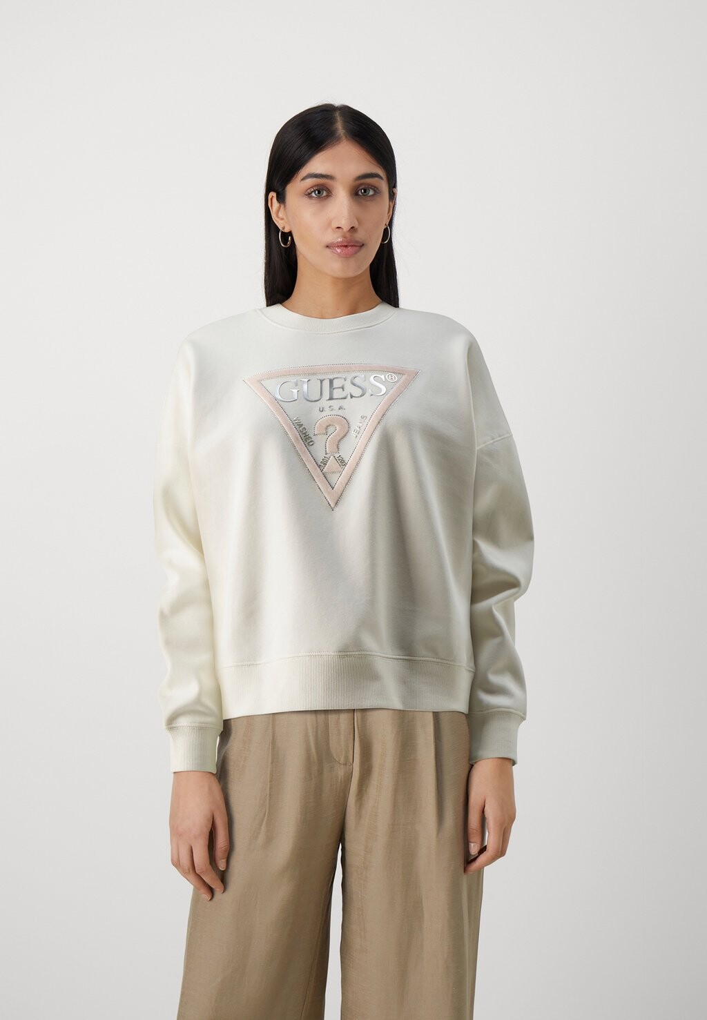 Толстовка Pony Hair Guess, цвет creme
Толстовка Pony Hair Guess, цвет creme