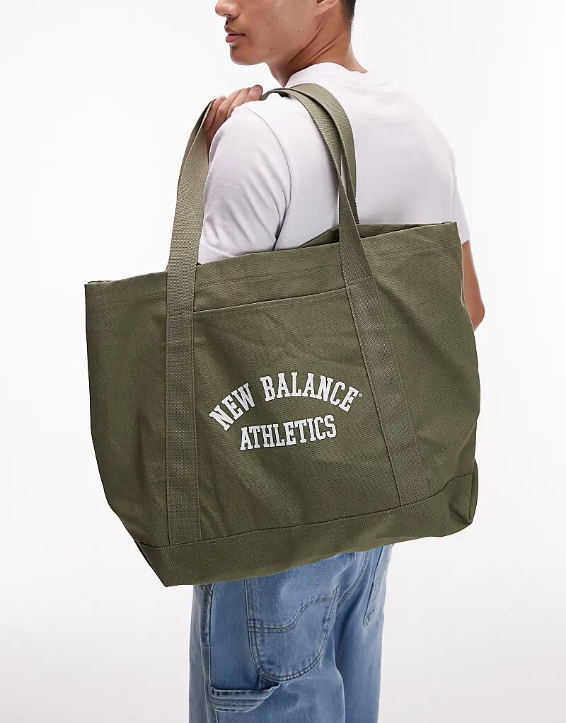 Холщовая сумка-тоут New Balance цвета хаки
Холщовая сумка-тоут New Balance цвета хаки