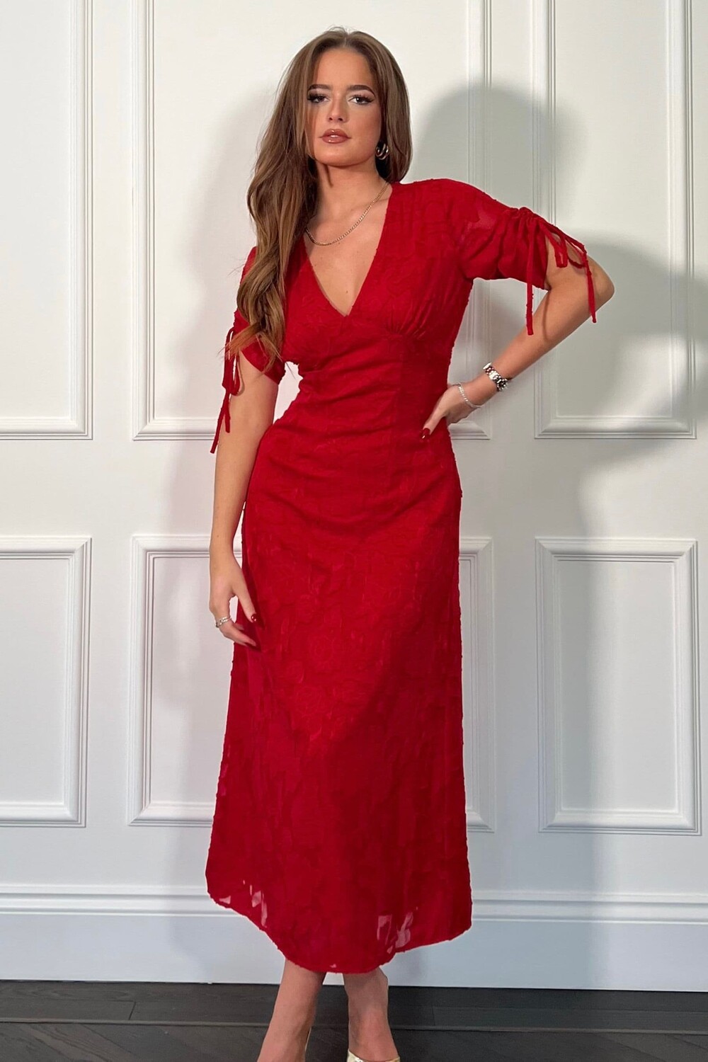 Платье миди с завязками на рукавах Эмили Girl In Mind, красный
Платье миди с завязками на рукавах Эмили Girl In Mind, красный