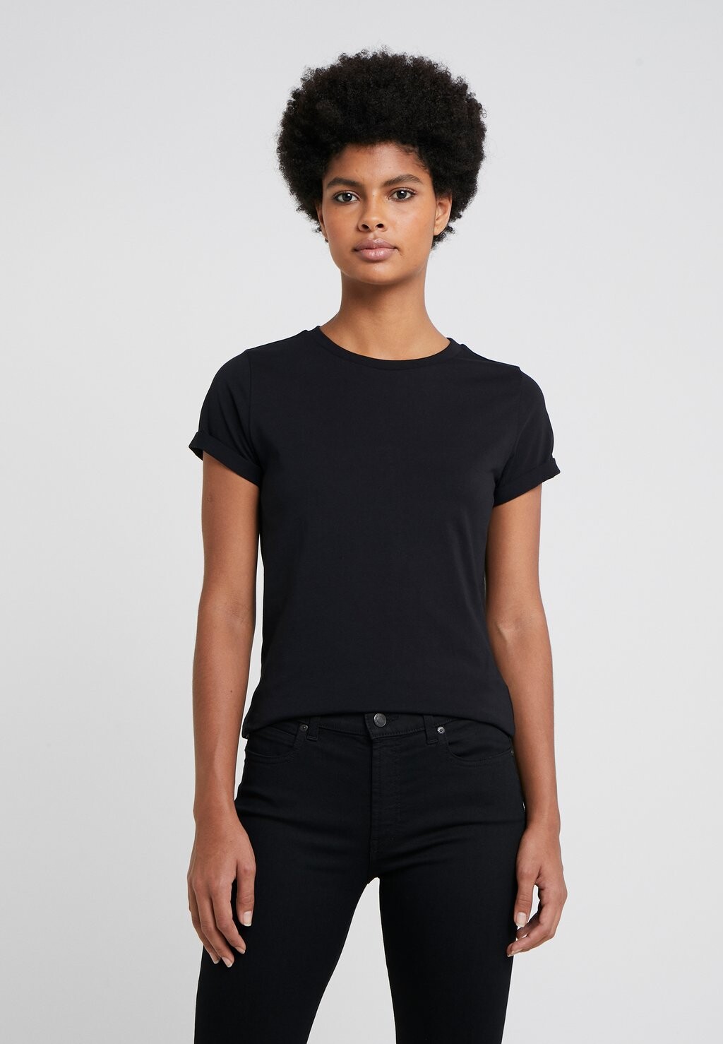 Базовая футболка HUGO, черный
Базовая футболка HUGO, черный