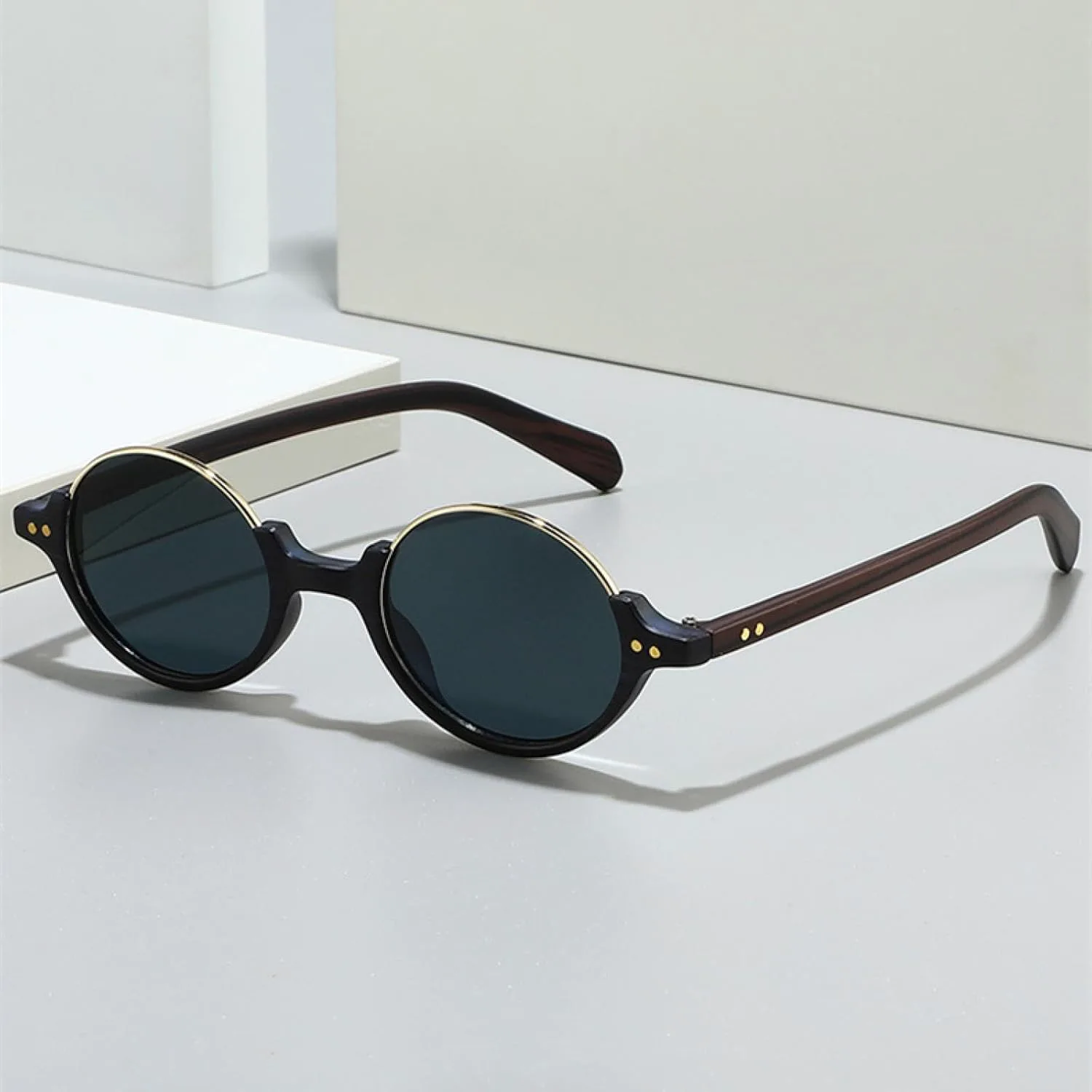 Винтажные круглые солнцезащитные очки для женщин, модные градиентные очки UV400 для мужчин, трендовые очки с заклепками в стиле панк TVTBBVV, Pattern Pink Blue
Винтажные круглые солнцезащитные очки для женщин, модные градиентные очки UV400 для мужчин, трендовые очки с заклепками в стиле панк TVTBBVV, Pattern Pink Blue