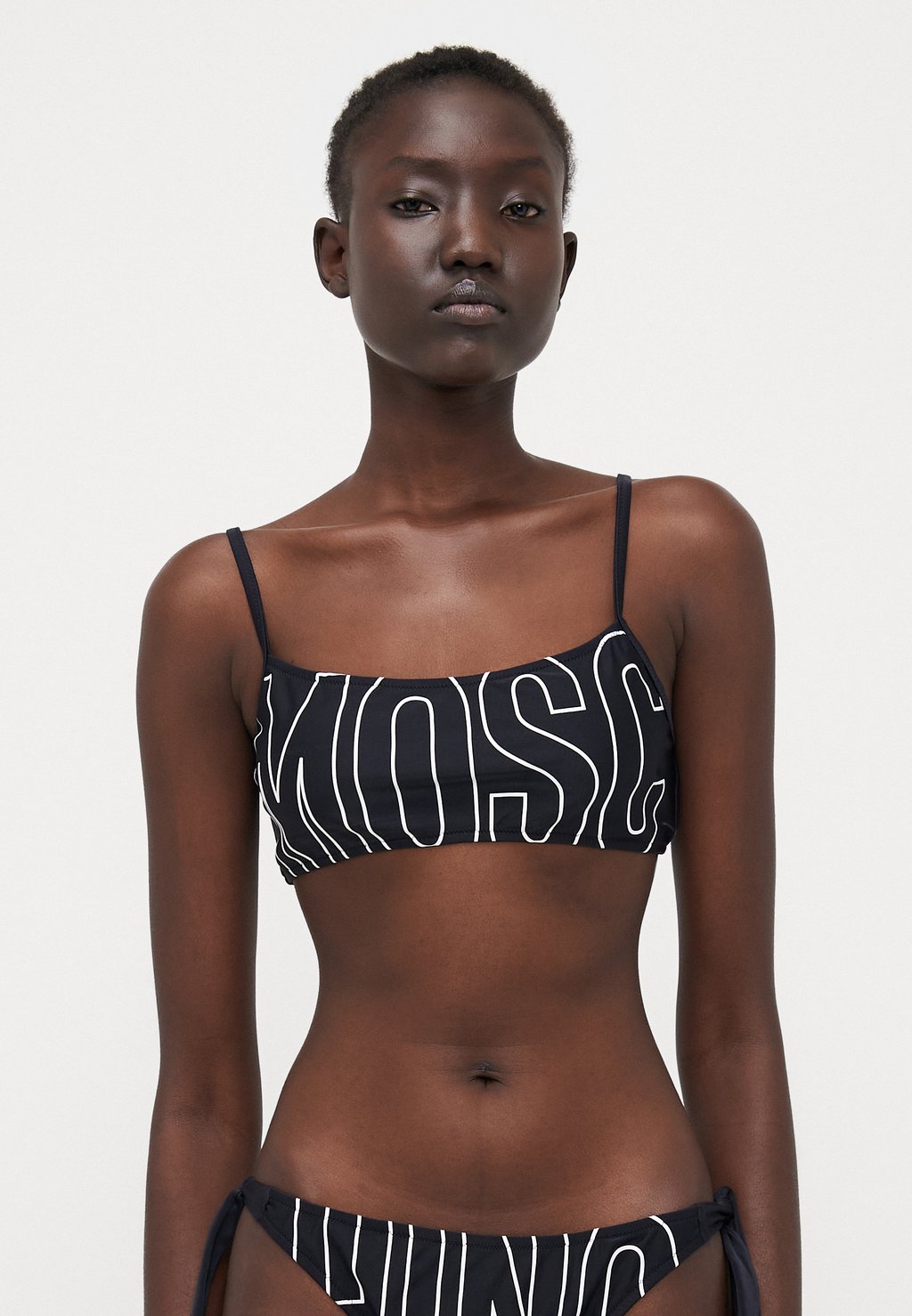 Верх бикини FASCIA MOSCHINO SWIM, черный
Верх бикини FASCIA MOSCHINO SWIM, черный