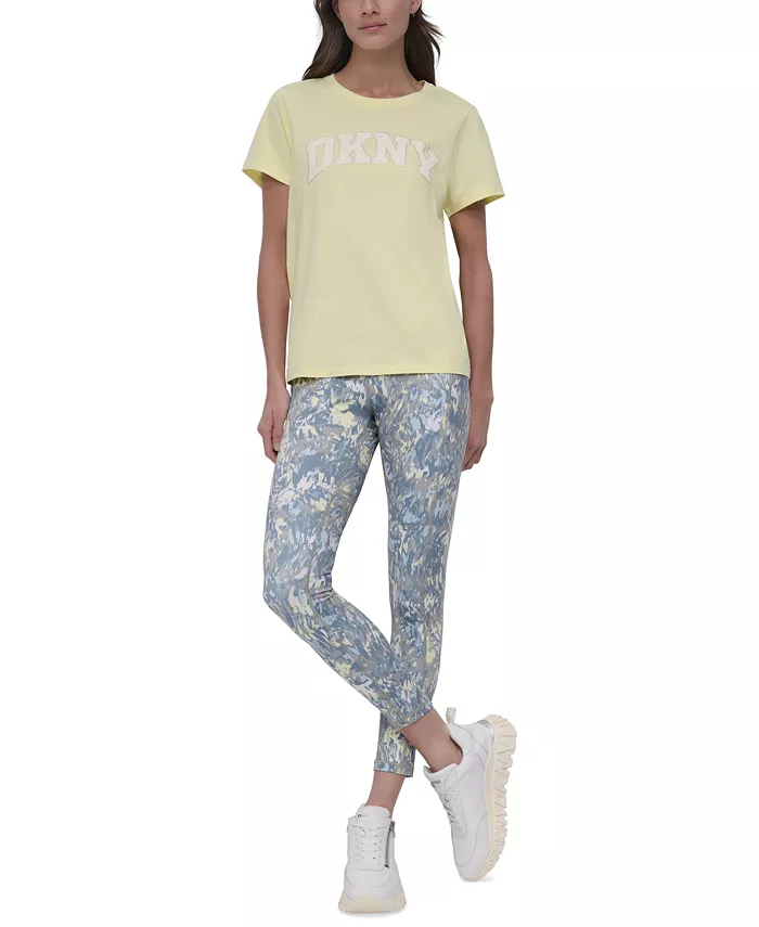 Женская хлопковая футболка с эффектом поношенности и стразами на логотипе DKNY, синий
Женская хлопковая футболка с эффектом поношенности и стразами на логотипе DKNY, синий