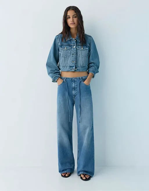 Синие джинсы Pull&Bear Baggy с кулиской
Синие джинсы Pull&Bear Baggy с кулиской
