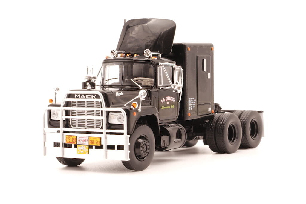Mack R-Series, фильм «Конвой» IXO
Mack R-Series, фильм «Конвой» IXO