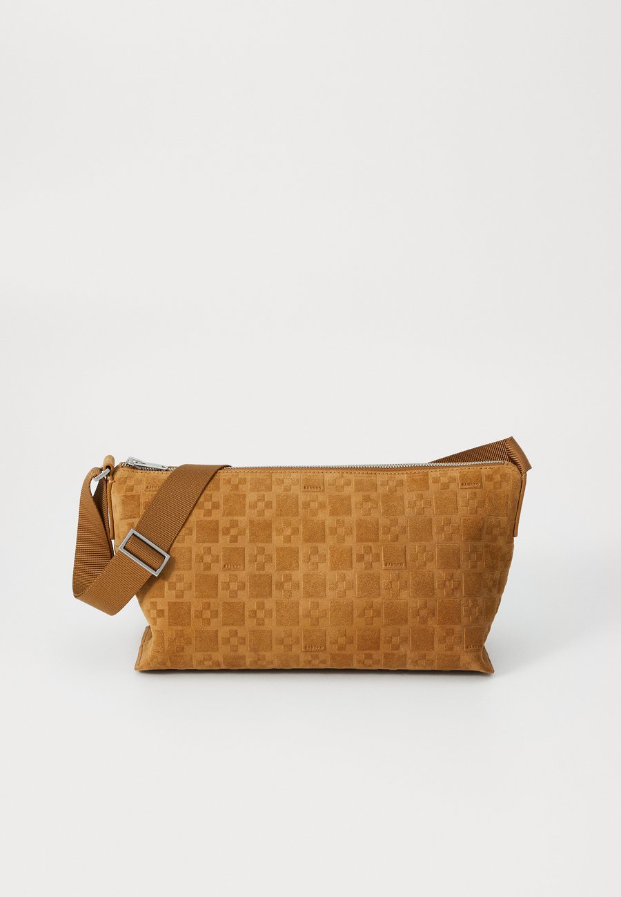 Сумка кросс-боди sandro UNISEX, Camel
Сумка кросс-боди sandro UNISEX, Camel