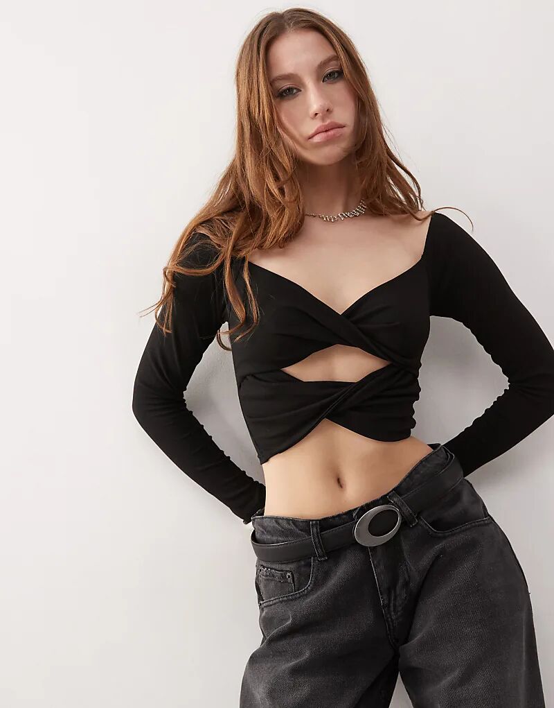 Облегающий топ с вырезом в форме сердца и перекрученной деталью черного цвета Princess Polly
Облегающий топ с вырезом в форме сердца и перекрученной деталью черного цвета Princess Polly