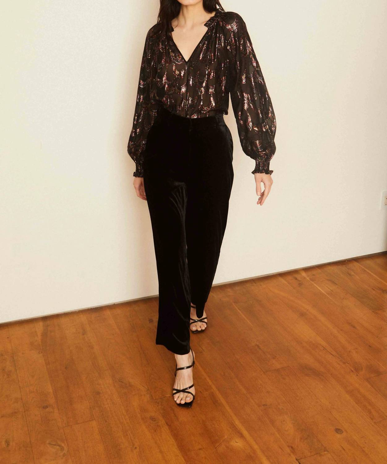 Топ Monica Sparkle Scallop черного и медного цветов CABALLERO
Топ Monica Sparkle Scallop черного и медного цветов CABALLERO