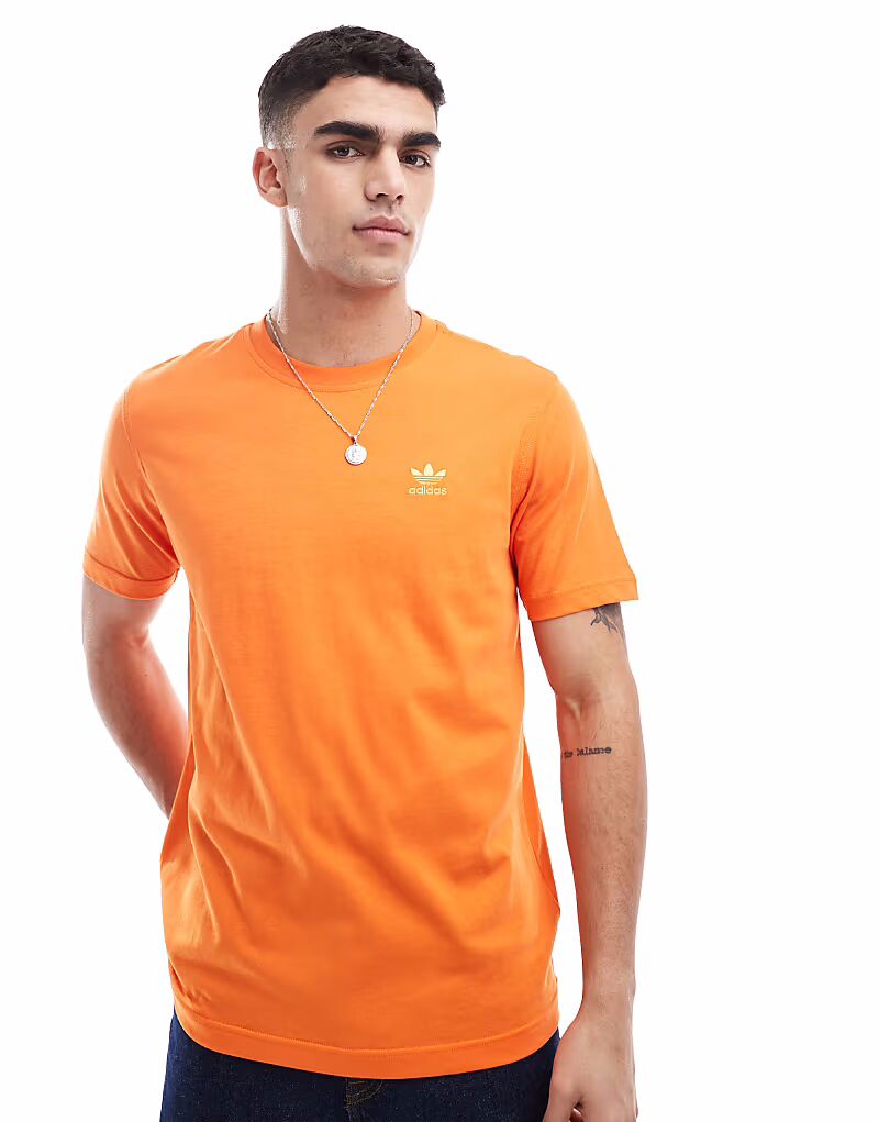 Футболка Adidas Originals Trefoil Essentials оранжевого цвета
Футболка Adidas Originals Trefoil Essentials оранжевого цвета