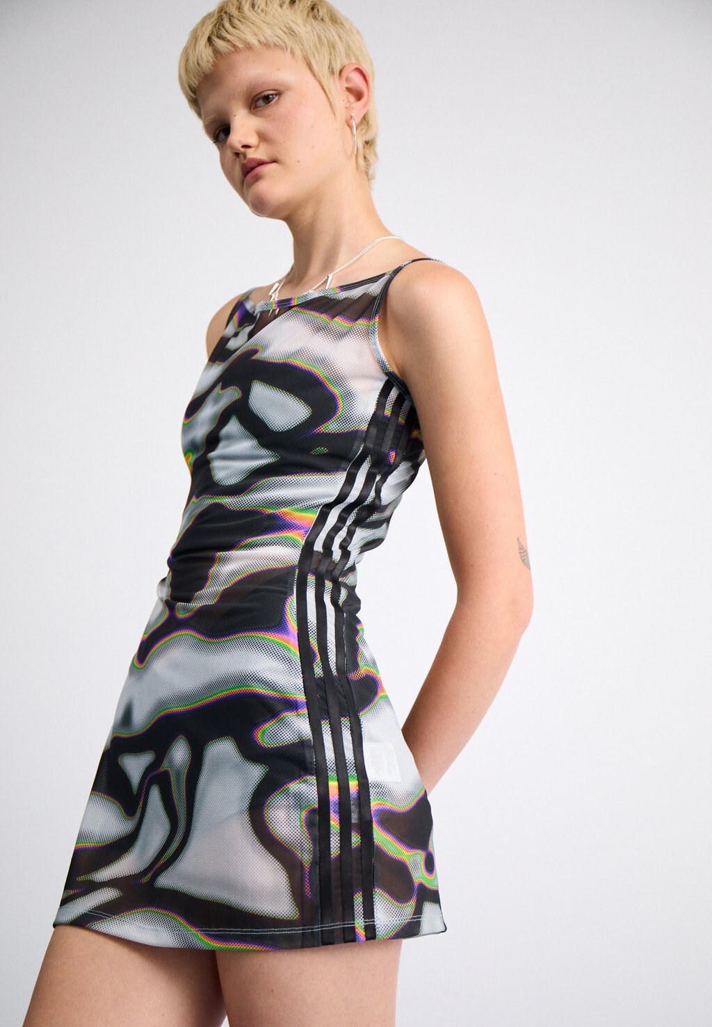 Платье из джерси PRIDE MESH adidas, разноцветный
Платье из джерси PRIDE MESH adidas, разноцветный