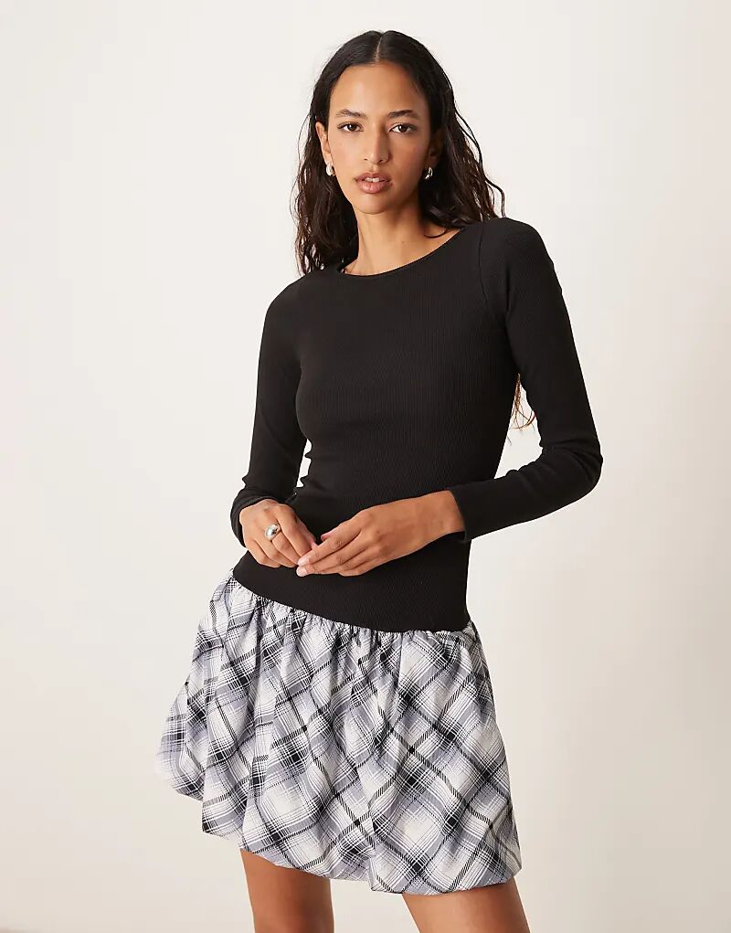 Мини-платье с юбкой-фонариком в клетку New Look
Мини-платье с юбкой-фонариком в клетку New Look