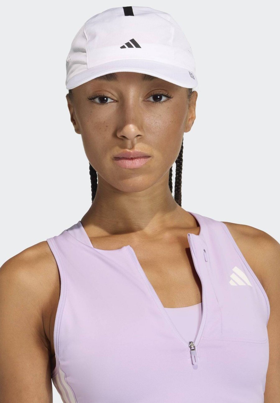 Бейсболка Adidas Performance RUNXADIZ , White Black/White
Бейсболка Adidas Performance RUNXADIZ , White Black/White