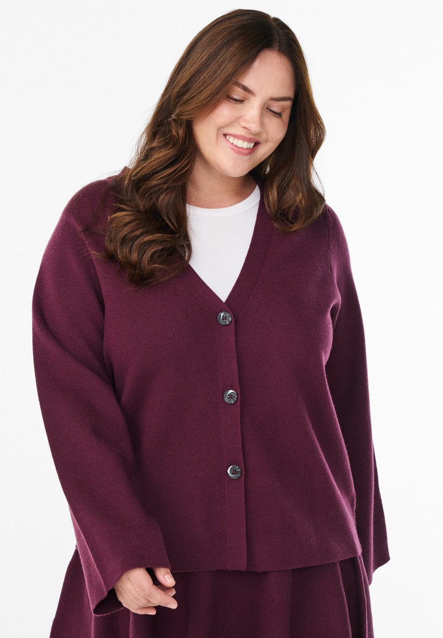 Кардиган Zizzi MIT V-AUSSCHNITT UND WEITEN ÄRMELN, Fig/Bordeaux
Кардиган Zizzi MIT V-AUSSCHNITT UND WEITEN ÄRMELN, Fig/Bordeaux