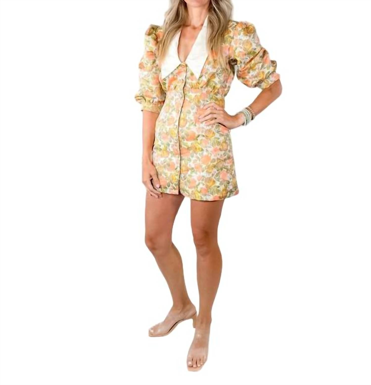 Мини-платье с жаккардовым цветочным узором оранжевого цвета moodie
Мини-платье с жаккардовым цветочным узором оранжевого цвета moodie