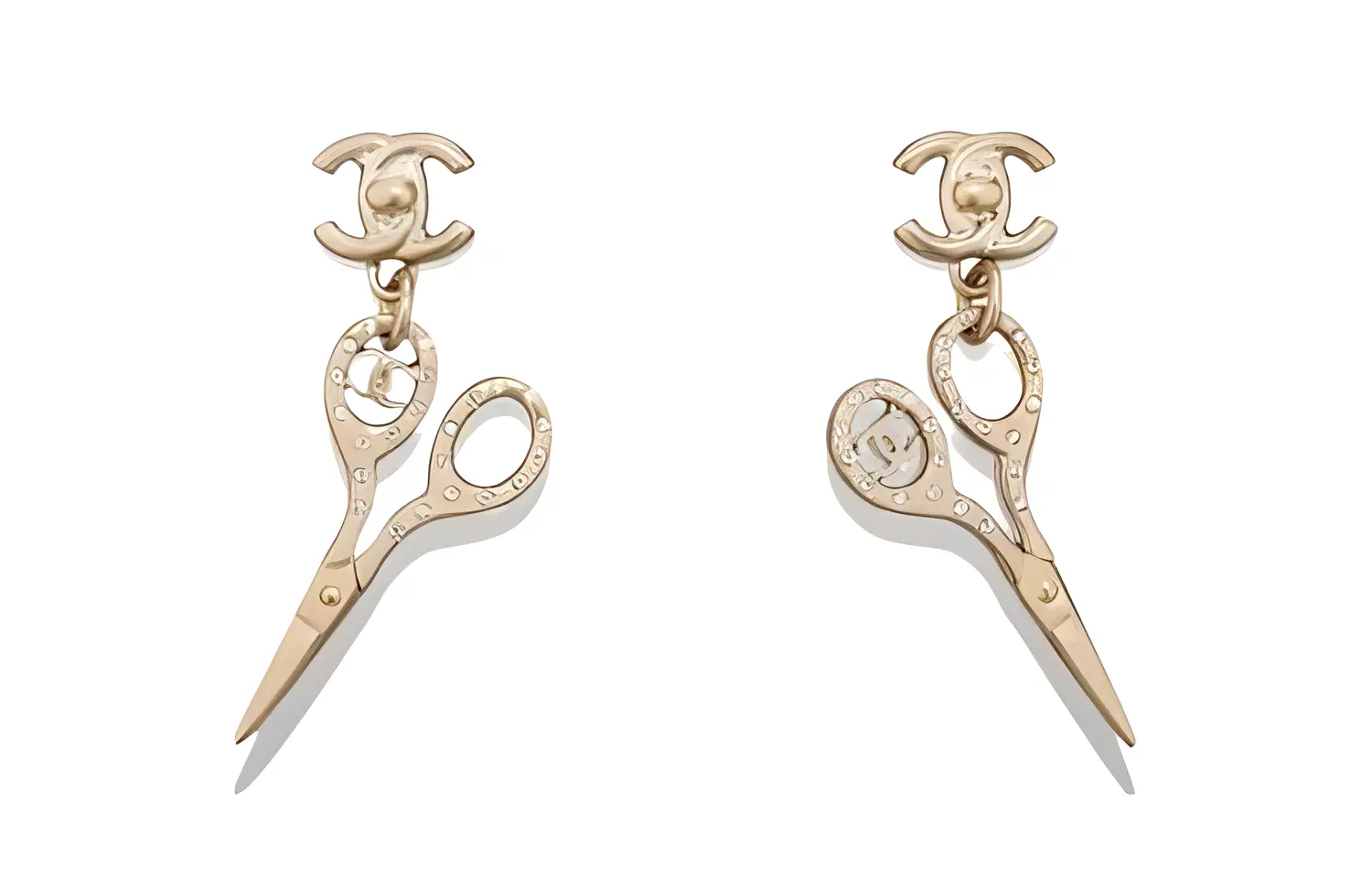 Серьги женские CHANEL
Серьги женские CHANEL