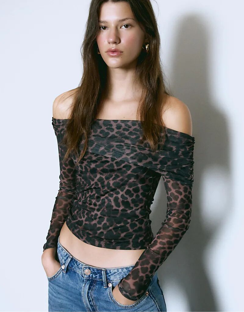 Асимметричный топ из тюля Stradivarius бежевого цвета
Асимметричный топ из тюля Stradivarius бежевого цвета