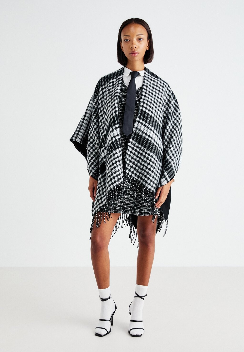 Пончо ONLVIOLET ONLY, черный
Пончо ONLVIOLET ONLY, черный