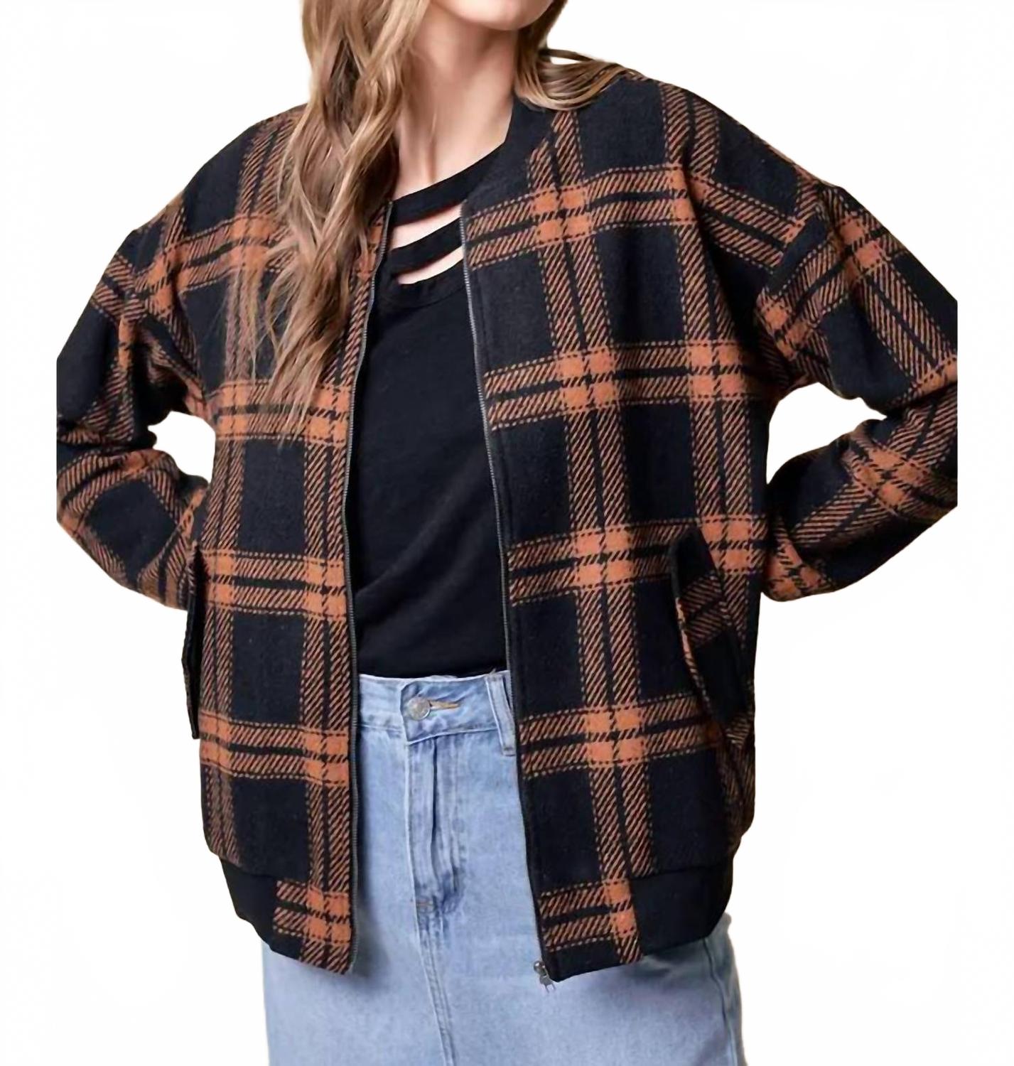 Черная косуха Checker с камуфляжем в верблюжьем цвете Doe and Rae
Черная косуха Checker с камуфляжем в верблюжьем цвете Doe and Rae