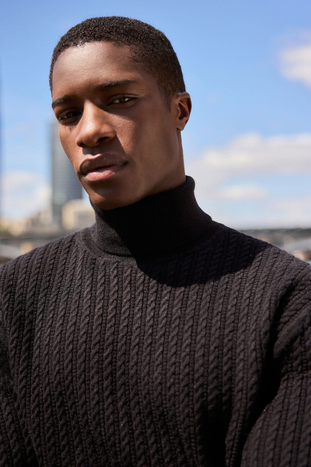 Мягкий на ощупь водолазка премиум класса, стандартного кроя Next, черный 
Мягкий на ощупь водолазка премиум класса, стандартного кроя Next, черный