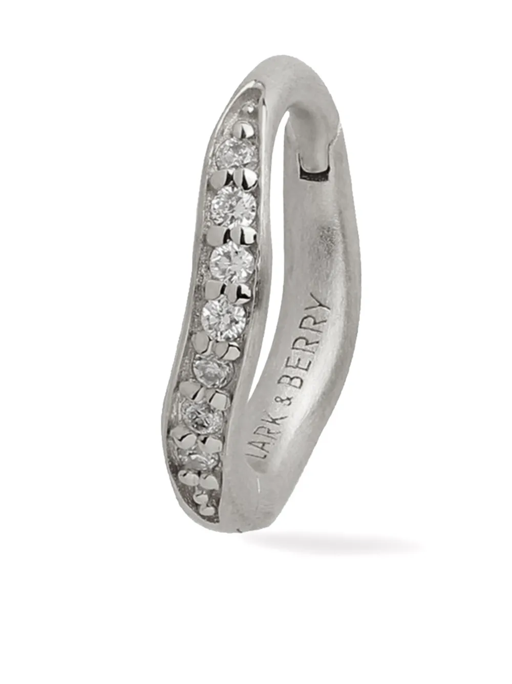Серьга-кольцо Dune из белого золота с бриллиантами Lark & Berry, белый 
Серьга-кольцо Dune из белого золота с бриллиантами Lark & Berry, белый