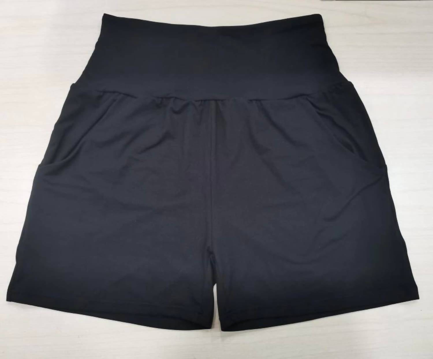 Свободные шорты черного цвета Anchored Arrows
Свободные шорты черного цвета Anchored Arrows