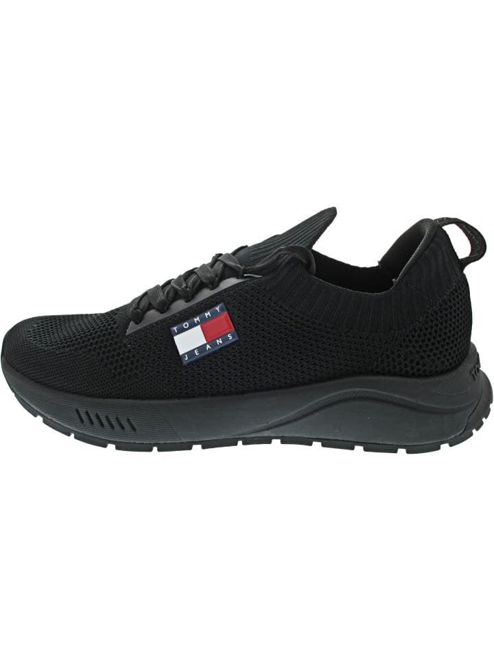 TOMMY JEANS Вязаные низкие кроссовки Runner черного цвета
TOMMY JEANS Вязаные низкие кроссовки Runner черного цвета