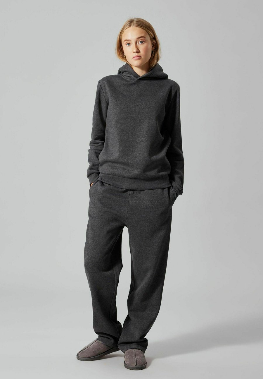 Худи LMTD RELAXED FIT, Dark Grey Melange/Mottled Dark Grey
Худи LMTD RELAXED FIT, Dark Grey Melange/Mottled Dark Grey