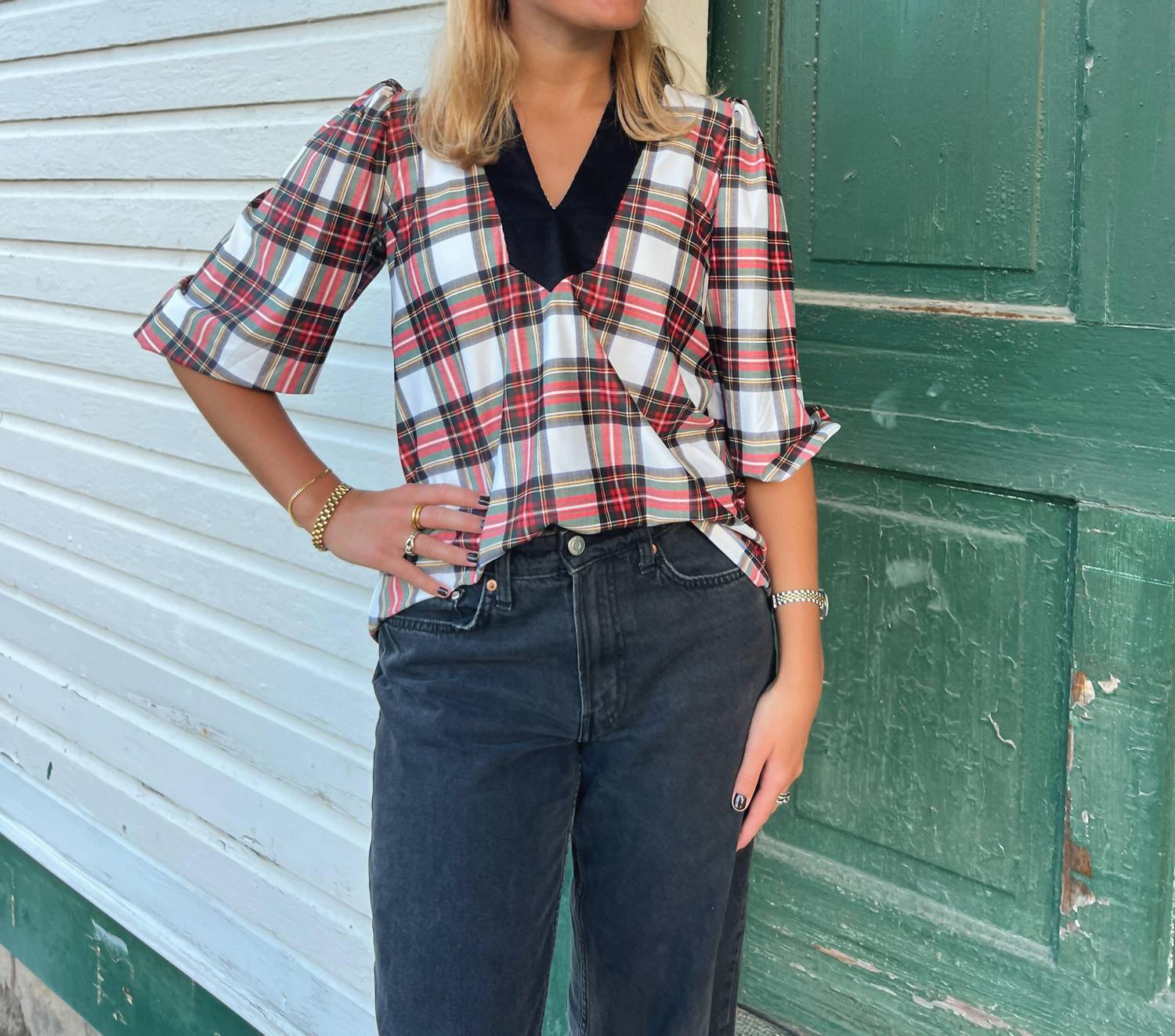 Женский топ Eliza в красном цвете SMITH & QUINN
Женский топ Eliza в красном цвете SMITH & QUINN