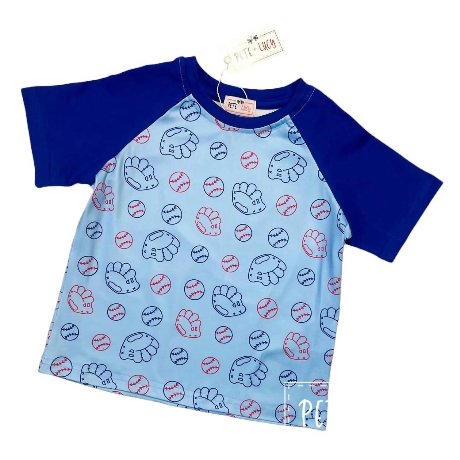 Футболка для мальчиков Let's Play Ball в синем цвете Pete + Lucy
Футболка для мальчиков Let's Play Ball в синем цвете Pete + Lucy