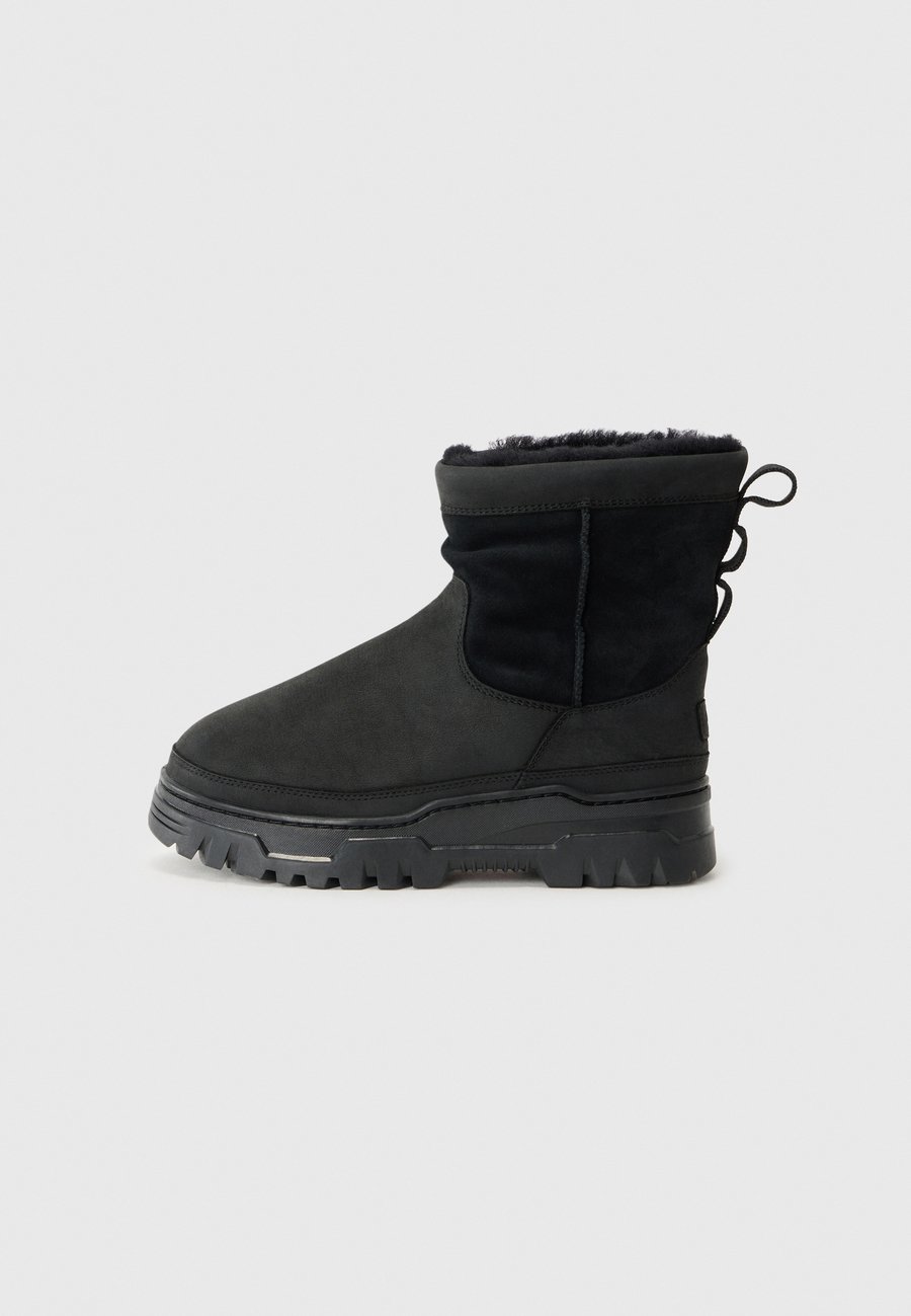 Ботинки UGG HERITAGE TRAILGAZER, Black
Ботинки UGG HERITAGE TRAILGAZER, Black