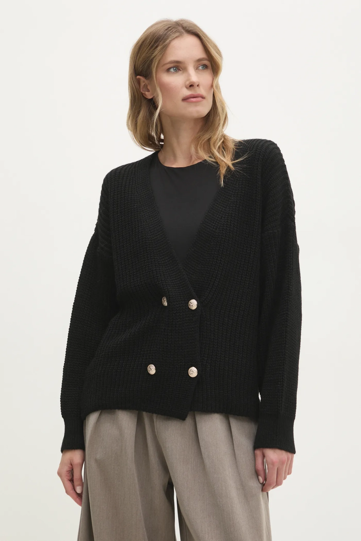 Шерстяной свитер Answear Lab, черный
Шерстяной свитер Answear Lab, черный