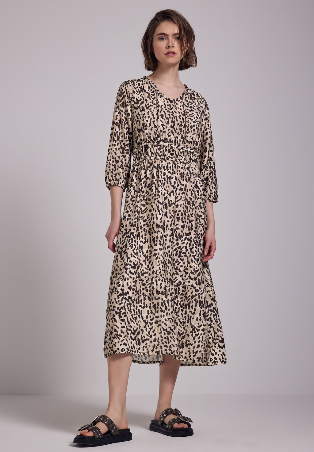 Повседневное платье MIDI-MIT LEO-PRINT Street One Studio, коричневый
Повседневное платье MIDI-MIT LEO-PRINT Street One Studio, коричневый