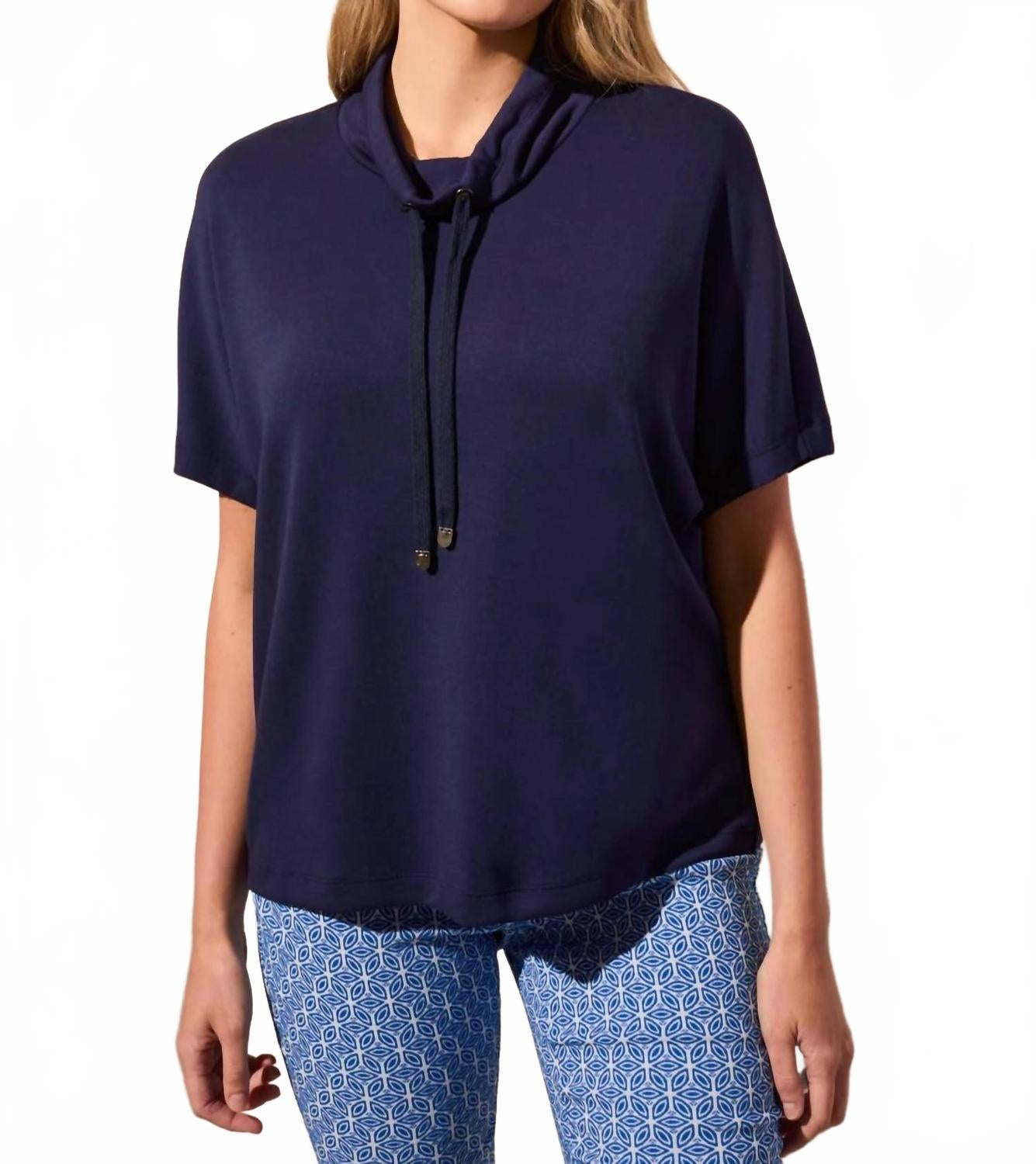 Топ с воротником-воронкой, темно-синий TRIBAL
Топ с воротником-воронкой, темно-синий TRIBAL