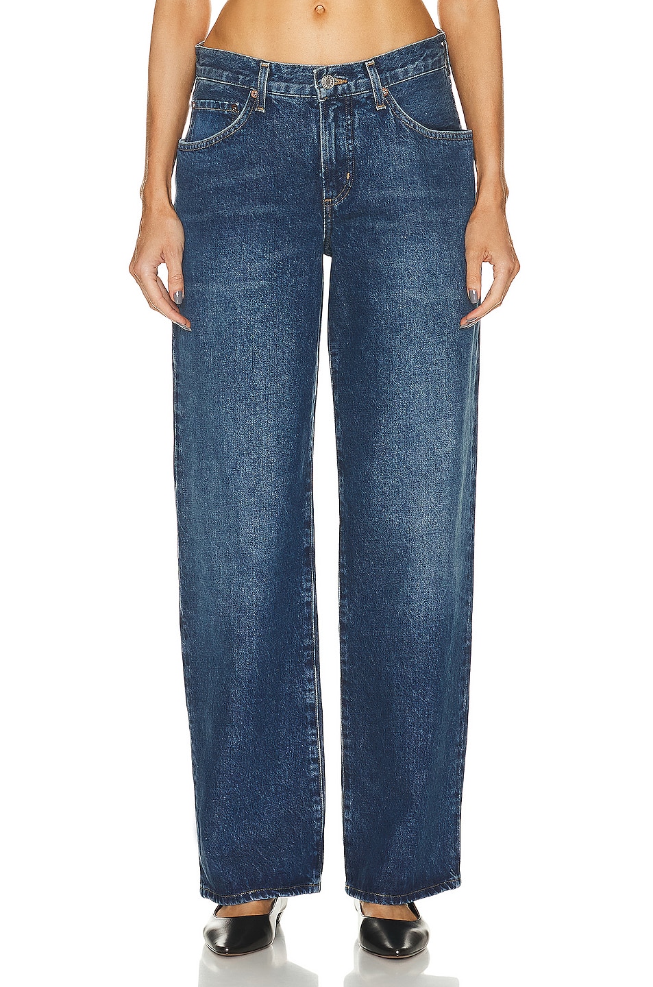 Джинсы женские AGOLDE, цвет Ambition
Джинсы женские AGOLDE, цвет Ambition