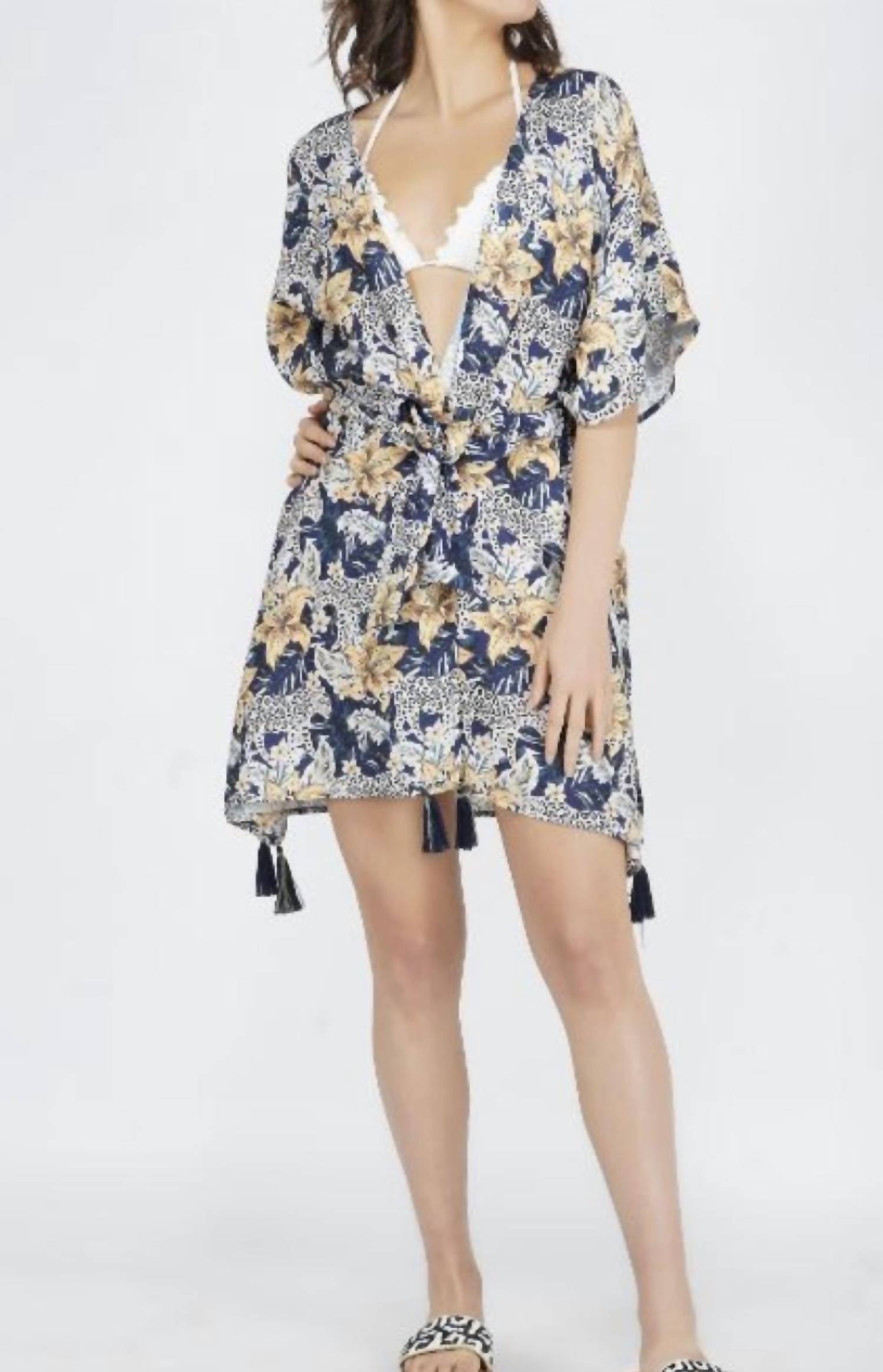 Кимоно Wild Flowers в темно-синем цвете Multi AMERICA & BEYOND
Кимоно Wild Flowers в темно-синем цвете Multi AMERICA & BEYOND