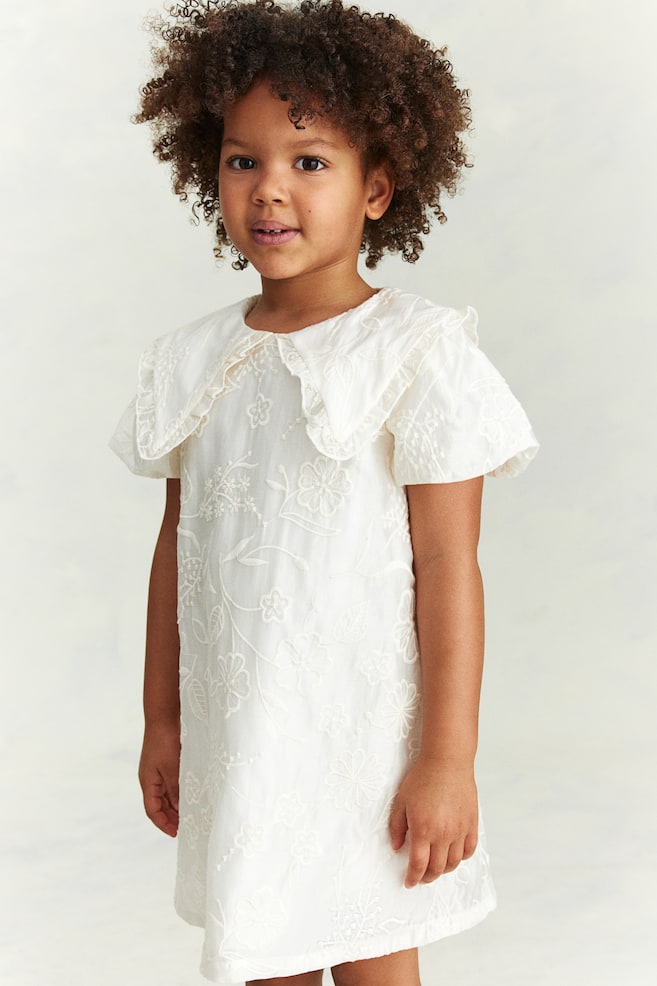 Вышитое платье H&M, бежевый
Вышитое платье H&M, бежевый