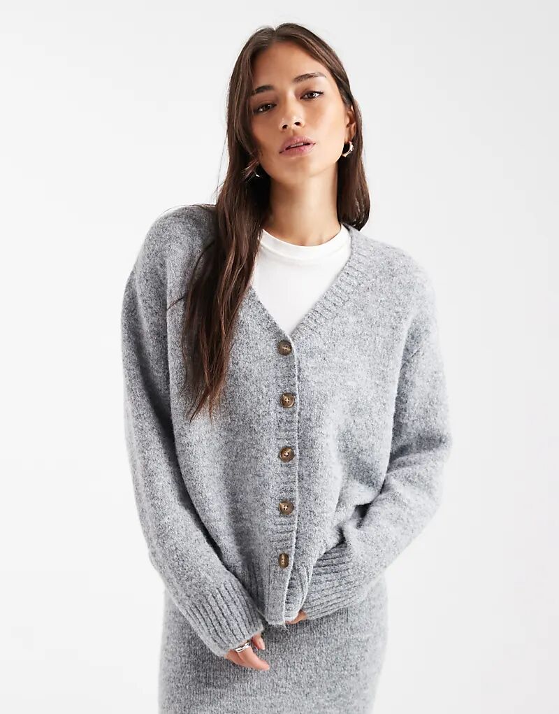 4th & Reckless шерстяной кардиган с удлиненными карманами серого цвета
4th & Reckless шерстяной кардиган с удлиненными карманами серого цвета