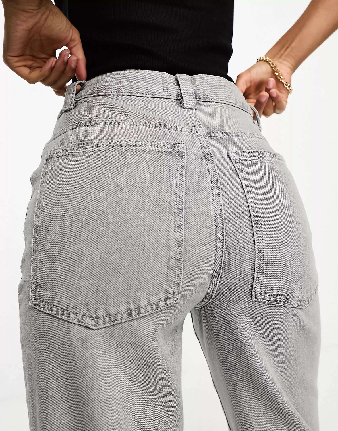 Серые мешковатые джинсы ASOS Weekend Collective
Серые мешковатые джинсы ASOS Weekend Collective