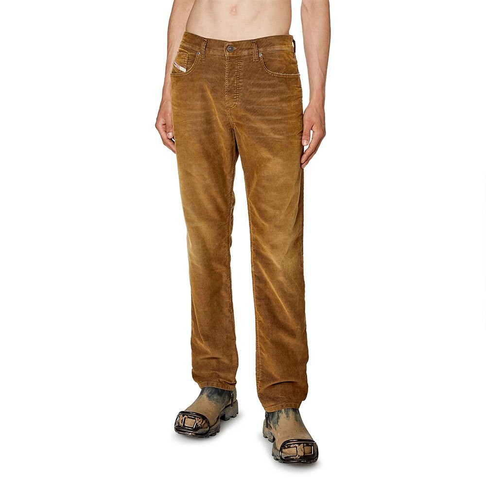 Джинсы Diesel 2023 Finitive, коричневый
Джинсы Diesel 2023 Finitive, коричневый