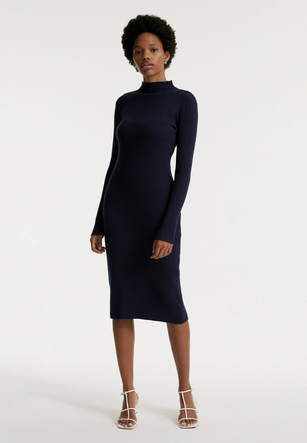 Платье-футляр HADA EDITED, цвет navy
Платье-футляр HADA EDITED, цвет navy