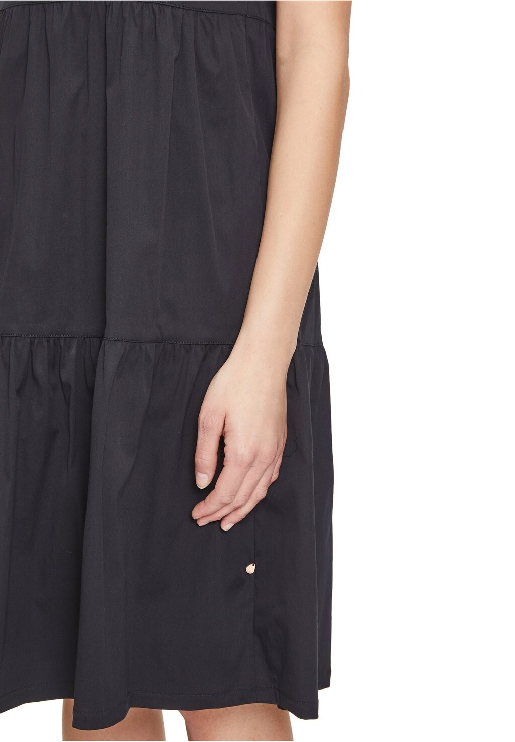 Дневное платье SOMMER MIT STUFEN Vera Mont, черный
Дневное платье SOMMER MIT STUFEN Vera Mont, черный